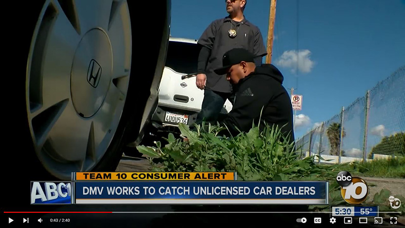 ABC Noticias 10 – DMV llevó a cabo una operación encubierta para atrapar a los curbstoners, vendedores de coches sin licencia que se hacen pasar por vendedores privados.